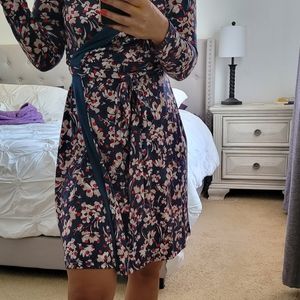 Banana Republic  Wrap dress Flowers size S in petit